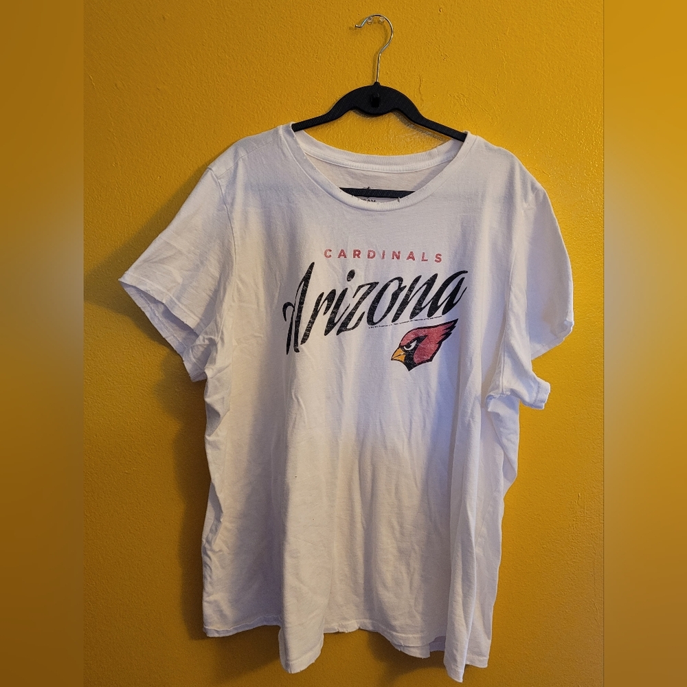 Torrid Distressed Arizona Cardinals Logo T-Shirt - Size 5 - 28 - NWT